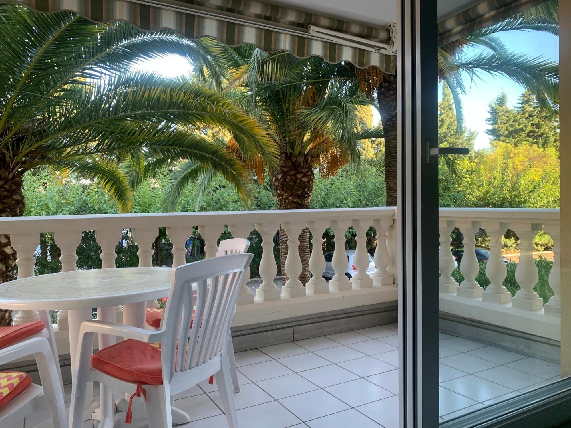 Le Tropical Apartment Fréjus Екстериор снимка