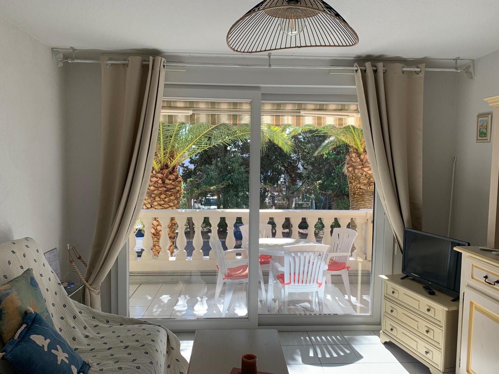 Le Tropical Apartment Fréjus Екстериор снимка